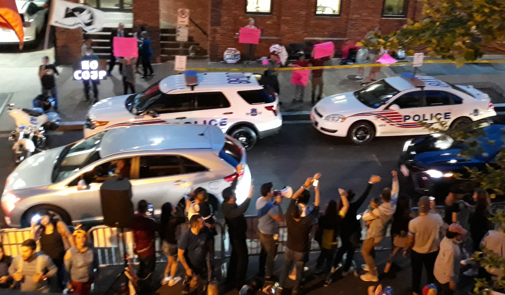 mob outside venezuelan embassy